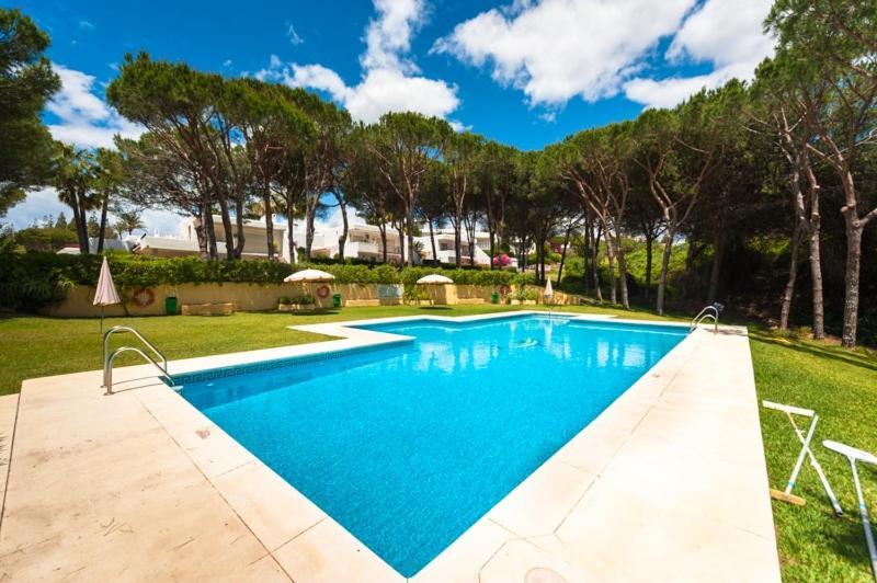 Lovely Townhouse, Swimming Pool Сasa de vacaciones Marbella