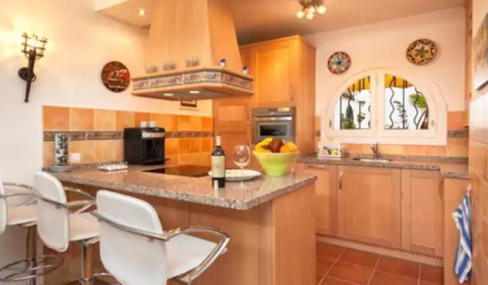 Сasa de vacaciones Lovely Townhouse, Swimming Pool