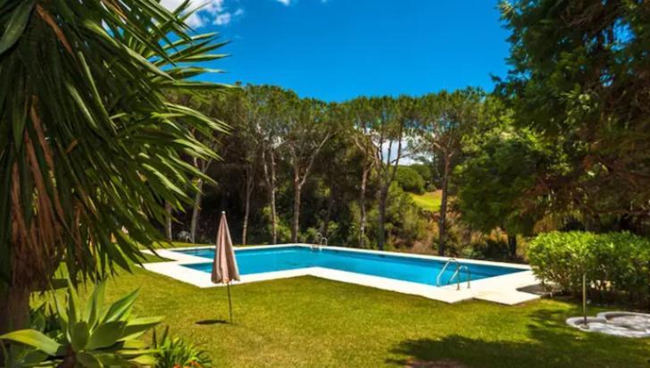 Сasa de vacaciones Lovely Townhouse, Swimming Pool *